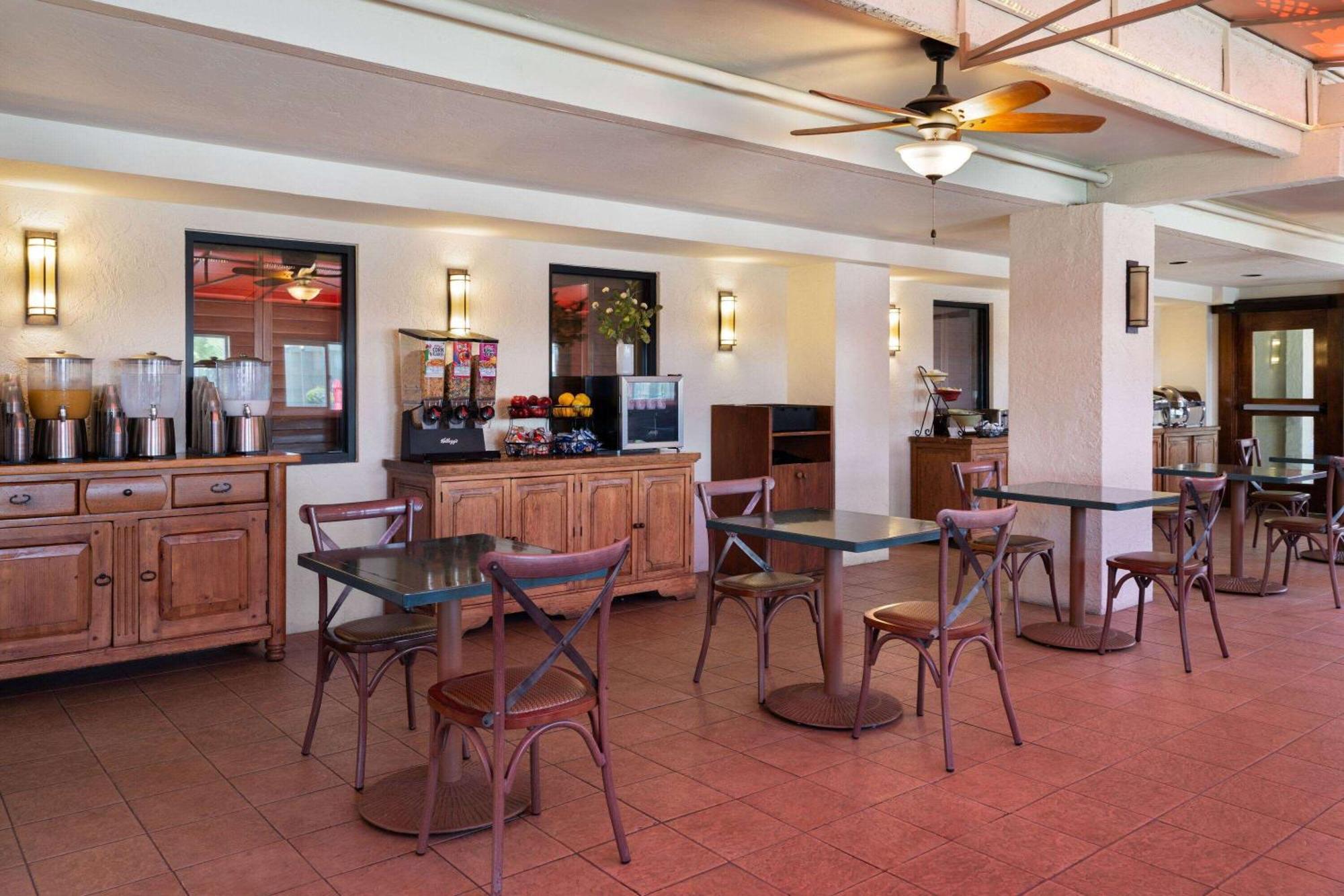 Hotel Ramada By Wyndham Tucson Exteriér fotografie