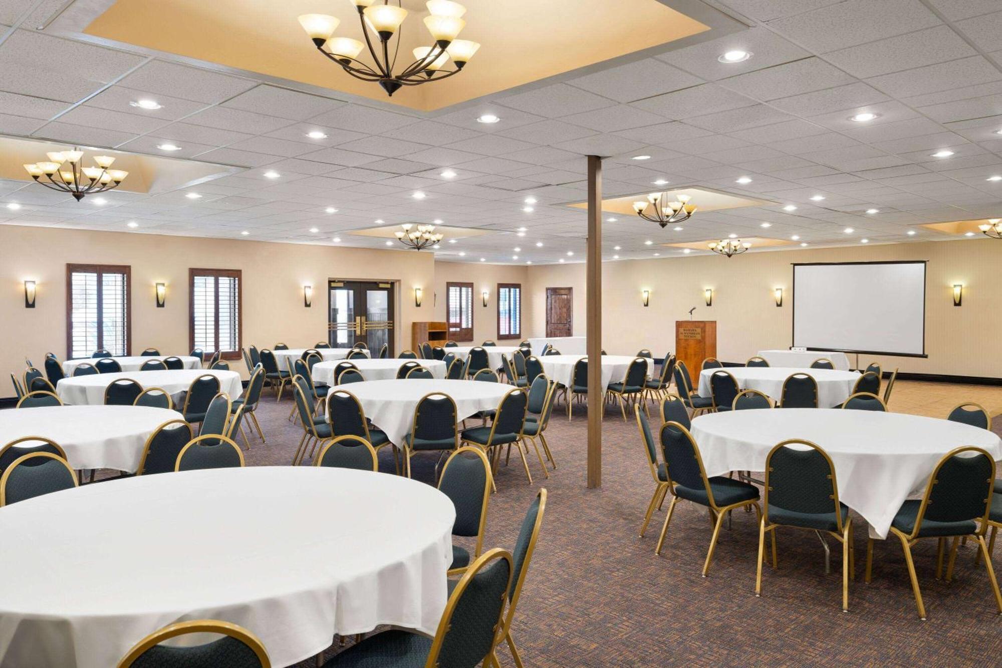 Hotel Ramada By Wyndham Tucson Exteriér fotografie