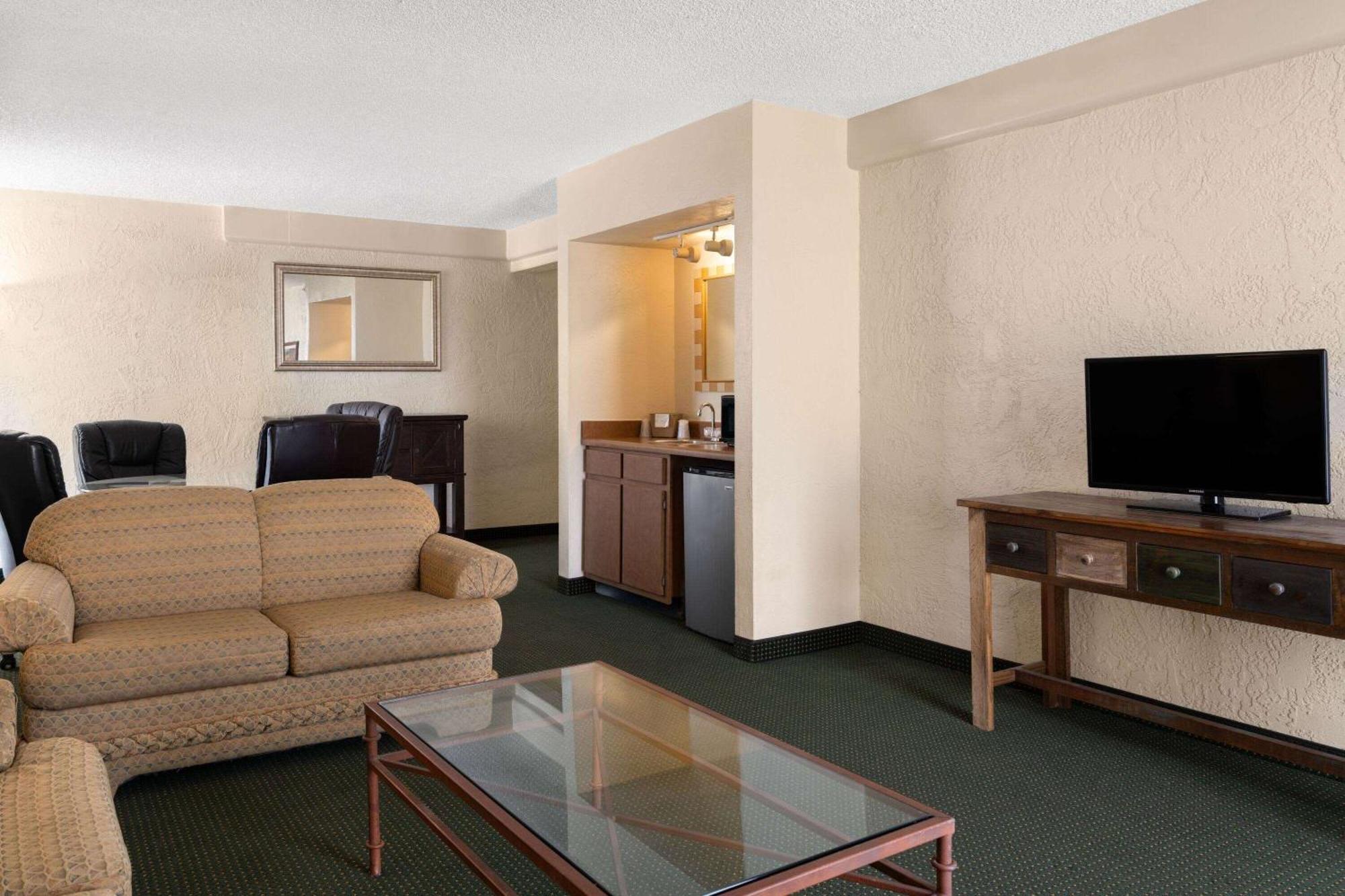 Hotel Ramada By Wyndham Tucson Exteriér fotografie