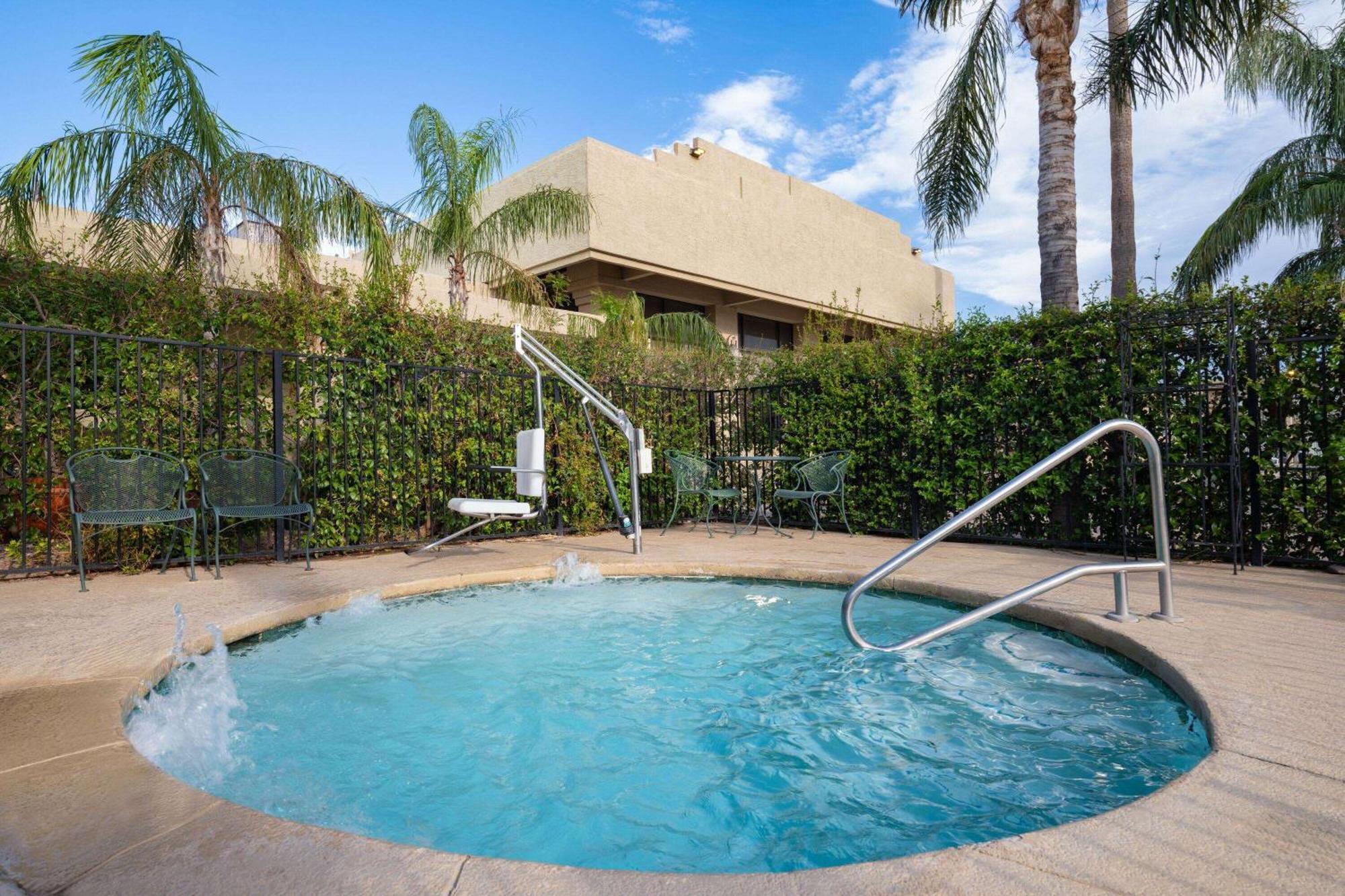 Hotel Ramada By Wyndham Tucson Exteriér fotografie