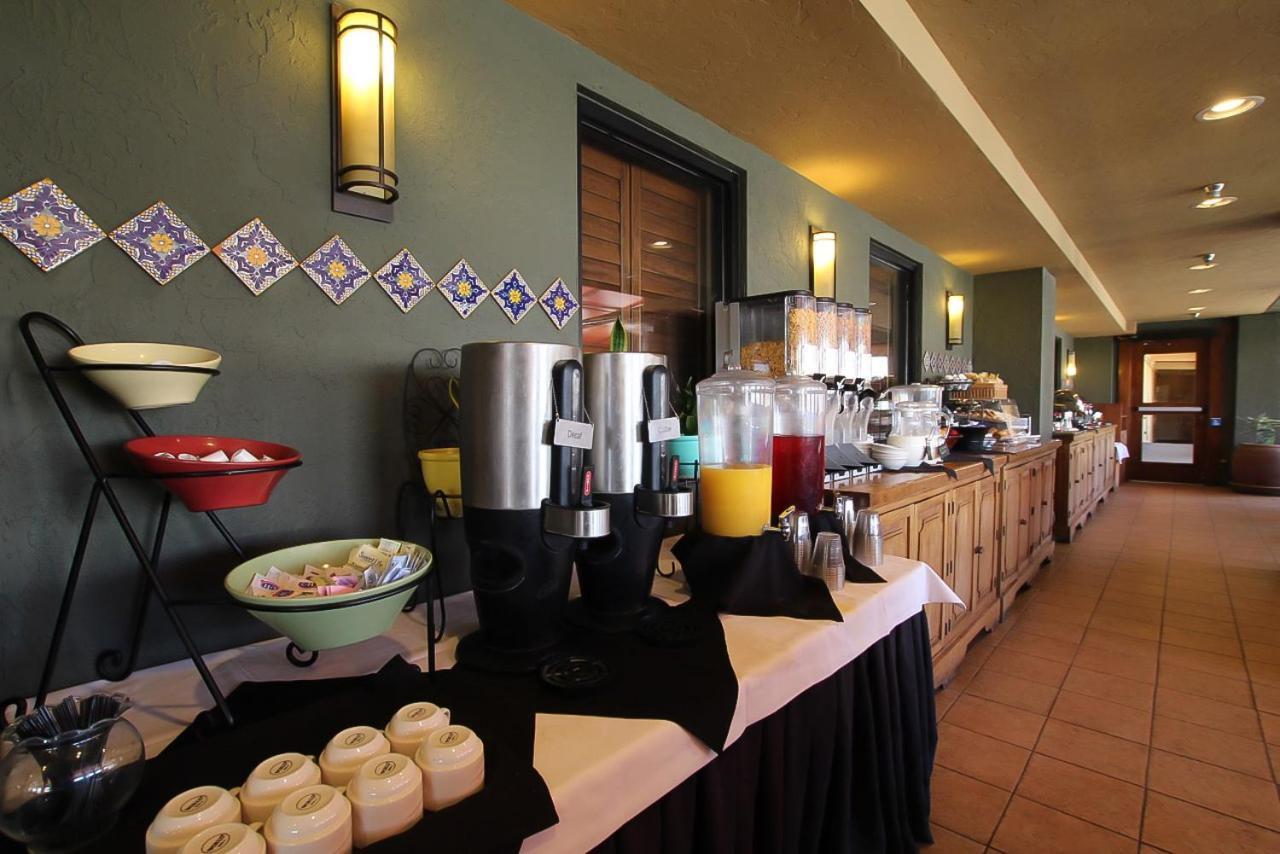 Hotel Ramada By Wyndham Tucson Exteriér fotografie