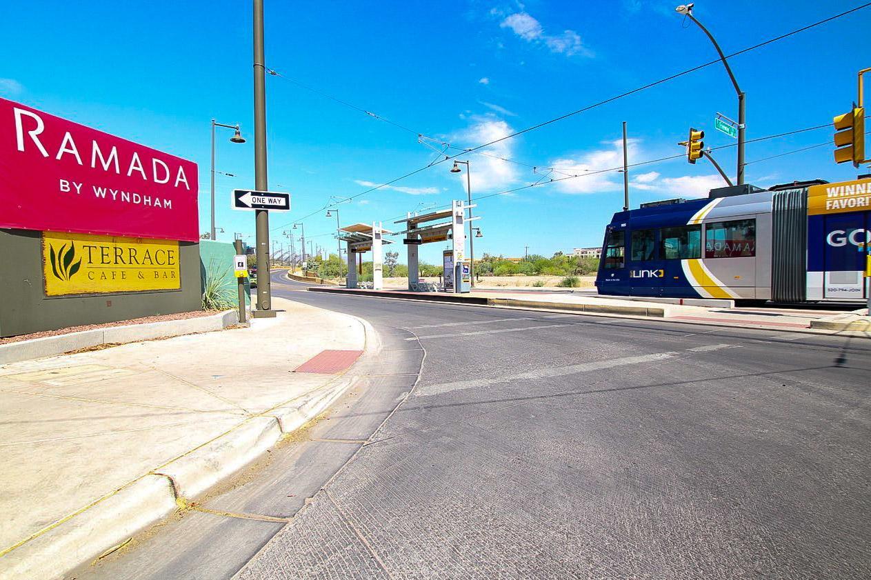 Hotel Ramada By Wyndham Tucson Exteriér fotografie
